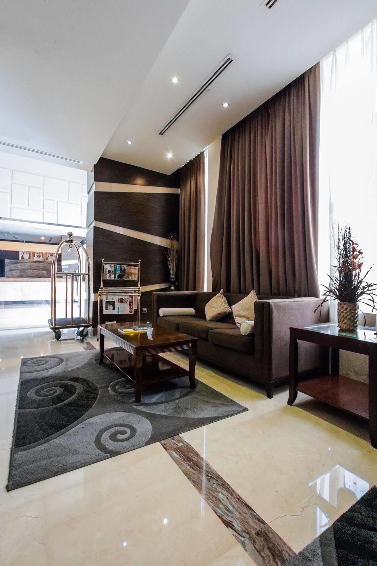 Nehal Hotel Abu Dabi Exterior foto
