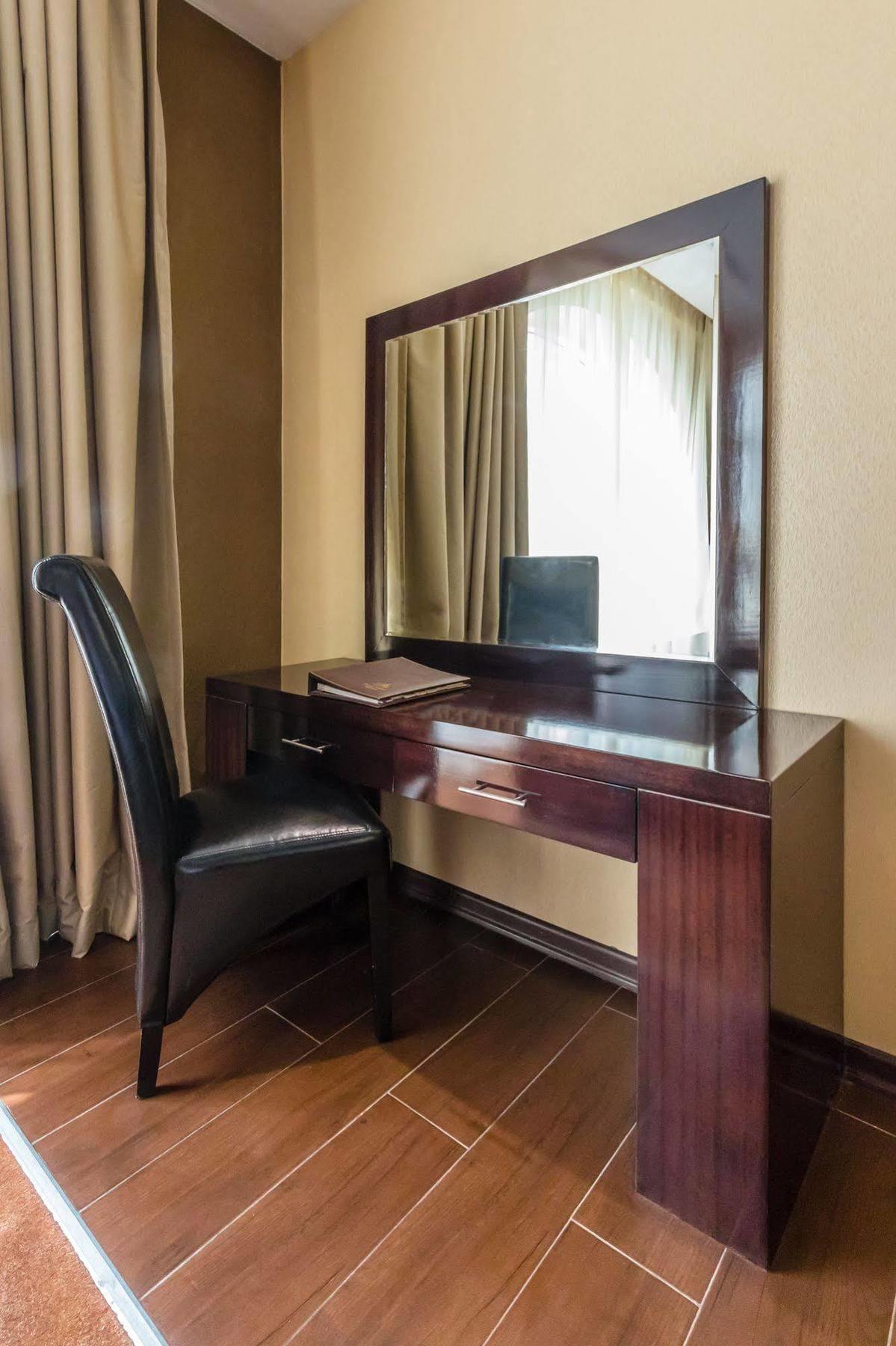 Nehal Hotel Abu Dabi Exterior foto